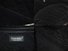 Load image into Gallery viewer, 極美品 CHANEL シャネル シャネル22 ハンドバッグ ランダム番台 シャイニー カーフスキン シルバー金具 中古 4b001238