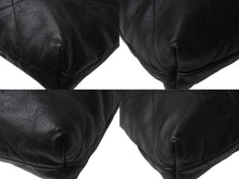 Load image into Gallery viewer, 極美品 CHANEL シャネル シャネル22 ハンドバッグ ランダム番台 シャイニー カーフスキン シルバー金具 中古 4b001238