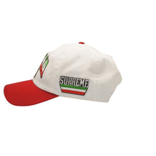 Load image into Gallery viewer, 新品同様 Supreme シュプリーム 24SS Italia 6-Panel Cap イタリア 6パネルキャップ ONE SIZE 58cm ホワイト レッド 刺繍 中古 4b013790