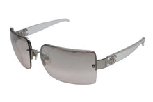Load image into Gallery viewer, CHANEL シャネル リムレス サングラス アイウェア 4107-B サイズ62□15 125 ココマーク レッド ブルー 美品 中古 4b012413