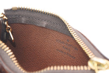 Load image into Gallery viewer, LOUIS VUITTON ルイヴィトン モノグラム ポシェット クレ コインケース 小銭入れ M62650 ロゴ ブラウン 美品 中古 4b013439