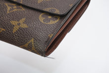 Load image into Gallery viewer, LOUIS VUITTON ルイヴィトン モノグラム ポルトフォイユエリーズ Wホック 二つ折り財布 M61654 ブラウン 美品 中古 4b013436