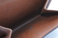Load image into Gallery viewer, LOUIS VUITTON ルイヴィトン モノグラム ポルトフォイユエリーズ Wホック 二つ折り財布 M61654 ブラウン 美品 中古 4b013436