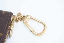 Load image into Gallery viewer, LOUIS VUITTON ルイヴィトン モノグラム ポシェット クレ コインケース 小銭入れ M62650 ロゴ ブラウン 美品 中古 4b013439