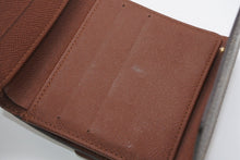 Load image into Gallery viewer, LOUIS VUITTON ルイヴィトン モノグラム ポルトフォイユエリーズ Wホック 二つ折り財布 M61654 ブラウン 美品 中古 4b013436