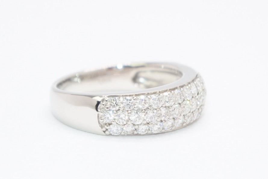 New and unused platinum ring 1.05ct Weight approx. 7.12g Size 13 Pt900 engraved Pave Diamond Silver Clear Used 4b013448