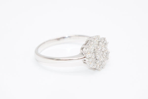 新品未使用 K18WG リング 指輪 0.5ct 重量約2.80g サイズ15号 ホワイトゴールド パヴェ ダイヤモンド シルバー クリア 中古 4b013450