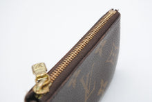 Load image into Gallery viewer, LOUIS VUITTON ルイヴィトン モノグラム ポシェット クレ コインケース 小銭入れ M62650 ロゴ ブラウン 美品 中古 4b013439