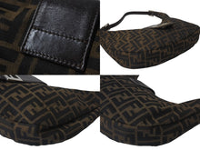 画像をギャラリービューアに読み込む, FENDI フェンディ クロワッサン ハーフムーン ワンショルダーバッグ ハンドバッグ ズッカ キャンバス ブラウン シルバー金具 美品 中古 4c076363