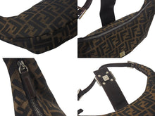 画像をギャラリービューアに読み込む, FENDI フェンディ クロワッサン ハーフムーン ワンショルダーバッグ ハンドバッグ ズッカ キャンバス ブラウン シルバー金具 美品 中古 4c076363