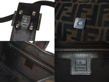 画像をギャラリービューアに読み込む, FENDI フェンディ クロワッサン ハーフムーン ワンショルダーバッグ ハンドバッグ ズッカ キャンバス ブラウン シルバー金具 美品 中古 4c076363