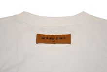 Load image into Gallery viewer, 極美品 LOUIS VUITTON ルイヴィトン LVバード シグネチャ―プリンテッド 半袖Tシャツ RM232 NPG HPY83W ホワイト ブラック サイズ4L 中古 4b012690