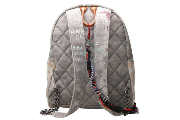 新品同様 激レア シャネル CHANEL A92352 2014年コレクション グラフィティ ペイント リュック グレー アクト2 中古 4b012722