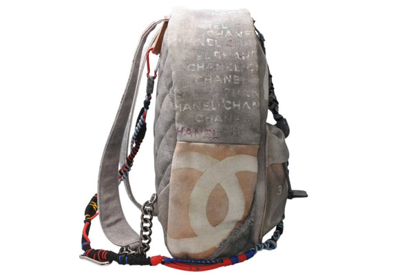 新品同様 激レア シャネル CHANEL A92352 2014年コレクション グラフィティ ペイント リュック グレー アクト2 中古 4b012722