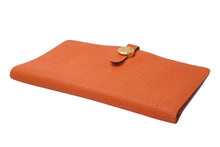 Load image into Gallery viewer, 極美品 HERMES エルメス 二つ折り財布 長財布 ドゴンMM トリヨンクレマンス 刻印不鮮明 オレンジ ゴールド金具 中古 4b012827