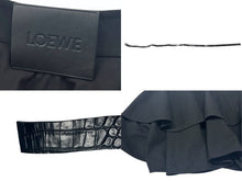 画像をギャラリービューアに読み込む, 極美品 LOEWE ロエベ ベルテッド ミニスカート S359Y08X91 サイズ34 ベルト エンボス加工 ベルト付属 ブラック 中古 4b001284