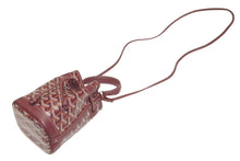 Load image into Gallery viewer, 新品未使用 GOYARD ゴヤール プチ フロ ミニバッグ 2WAYバッグ PEFLOTMINTY33CL33P バーガンディ PVC レザー シルバー金具 中古 4b012868