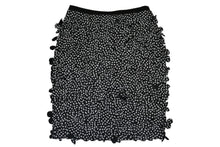 Load image into Gallery viewer, 新品未使用 CHANEL シャネル LOOK28 ルック28 タイトスカート P78612V71253 サイズ36 ココマーク カメリア ブラック 中古 4b012913
