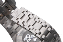 Load image into Gallery viewer, 極美品 AUDEMARS PIGUET オーデマピゲ ロイヤル オーク 67601ST.ZZ.1230ST.01 ステンレス 時計 ホワイト 中古 4b012936