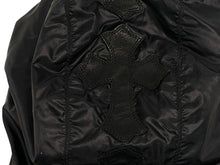 Load image into Gallery viewer, 極美品 CHROME HEARTS クロムハーツ ANIMAL BOY ラージダガー ナイロン ジャケット クロスパッチ サイズS 中古 4b013049