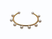Load image into Gallery viewer, 極美品 Bijou de M ビジュードエム Dot pearl bangle ドットパールバングル サイズS 重量約11.0g シルバー925 K18コーティング パール 中古 4b001300