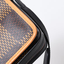 Load image into Gallery viewer, 極美品 LOUIS VUITTON ルイヴィトン アマゾン メッセンジャーショルダーバッグ N40357 ダミエジャイアント NIGO LVスクエアード 中古 4b013599