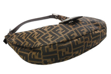 Load image into Gallery viewer, 極美品 FENDI フェンディ クロワッサン ハーフムーン ワンショルダーバッグ ハンドバッグ ズッカ キャンバス ブラウン シルバー金具 中古 4b013029