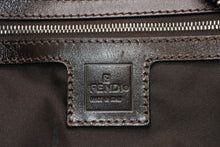 Load image into Gallery viewer, 極美品 FENDI フェンディ クロワッサン ハーフムーン ワンショルダーバッグ ハンドバッグ ズッカ キャンバス ブラウン シルバー金具 中古 4b013029