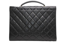 Load image into Gallery viewer, CHANEL シャネル ブリーフケース ビジネスバッグ A20794 2番台 ココマーク キャビアスキン ブラック ゴールド金具 美品 中古 4b013022