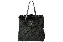 新品同様 CHANEL シャネル トートバッグ 24番台 ココマーク オリラグファー カーフスキン ブラック ガンメタ金具 中古 4b013015