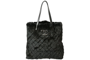 新品同様 CHANEL シャネル トートバッグ 24番台 ココマーク オリラグファー カーフスキン ブラック ガンメタ金具 中古 4b013015