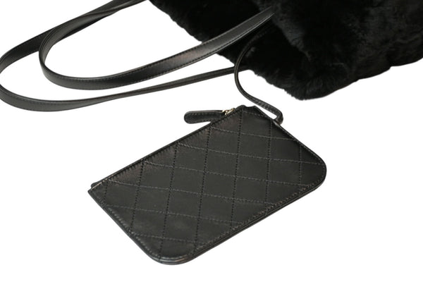 新品同様 CHANEL シャネル トートバッグ 24番台 ココマーク オリラグファー カーフスキン ブラック ガンメタ金具 中古 4b013015