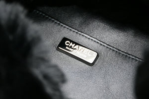新品同様 CHANEL シャネル トートバッグ 24番台 ココマーク オリラグファー カーフスキン ブラック ガンメタ金具 中古 4b013015