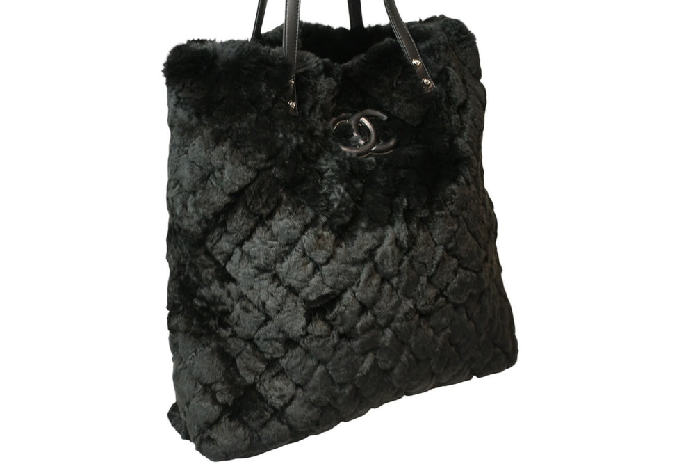 Like new CHANEL Tote bag No. 24 here mark ori rug fur calfskin black gunmetal metal fittings used 4b013015