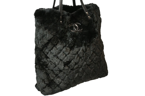 新品同様 CHANEL シャネル トートバッグ 24番台 ココマーク オリラグファー カーフスキン ブラック ガンメタ金具 中古 4b013015