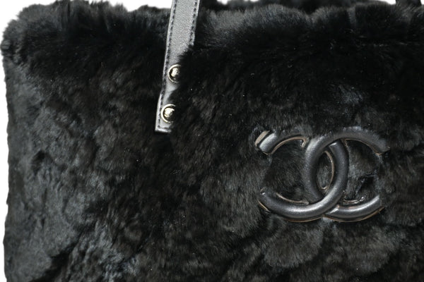 新品同様 CHANEL シャネル トートバッグ 24番台 ココマーク オリラグファー カーフスキン ブラック ガンメタ金具 中古 4b013015