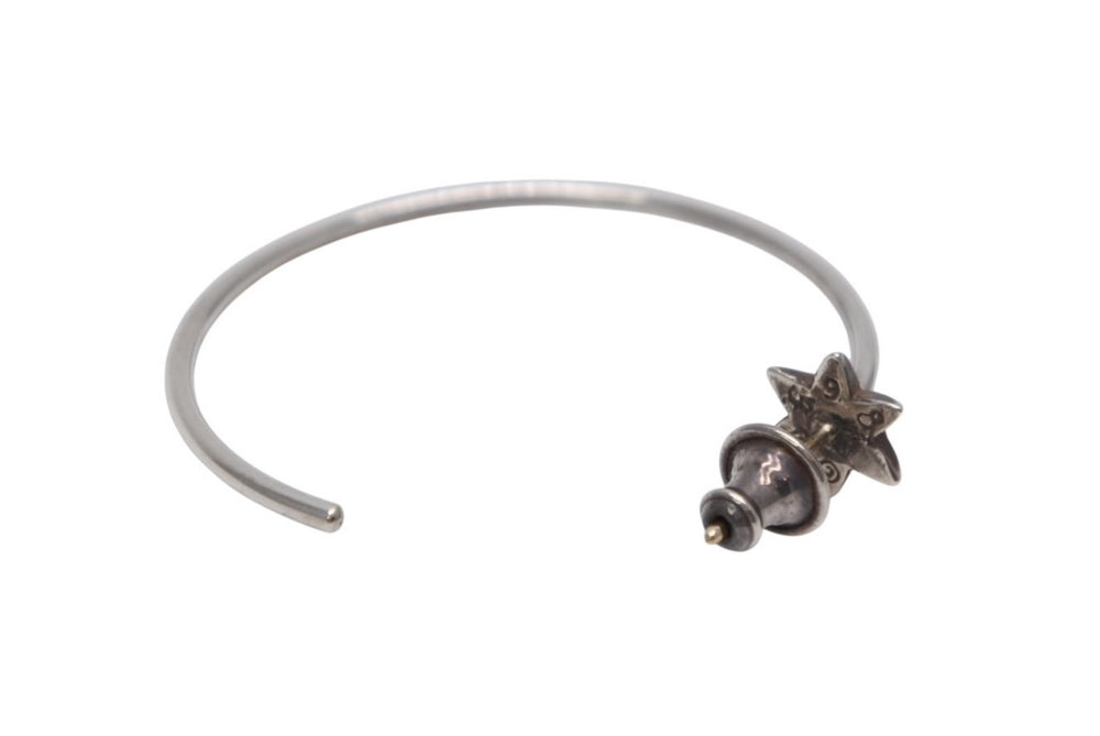 CHROME HEARTS HOOP W/CUT STAR Star hoop earrings Weight approx. 2.2g 98/925 stamp Silver 925 One ear Good condition Used 4b013162