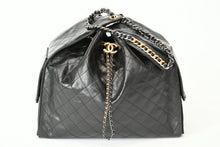 Load image into Gallery viewer, 新品未使用 CHANEL シャネル CHANEL 25 ラージ ハンドバッグ AS5553 ランダム番台 グレインド カーフスキン ココマーク ブラック 中古 4b013080