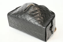 Load image into Gallery viewer, 新品未使用 CHANEL シャネル CHANEL 25 ラージ ハンドバッグ AS5553 ランダム番台 グレインド カーフスキン ココマーク ブラック 中古 4b013080