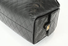 Load image into Gallery viewer, 新品未使用 CHANEL シャネル CHANEL 25 ラージ ハンドバッグ AS5553 ランダム番台 グレインド カーフスキン ココマーク ブラック 中古 4b013080