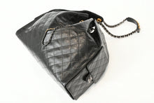 Load image into Gallery viewer, 新品未使用 CHANEL シャネル CHANEL 25 ラージ ハンドバッグ AS5553 ランダム番台 グレインド カーフスキン ココマーク ブラック 中古 4b013080