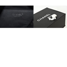 Load image into Gallery viewer, 新品未使用 CHANEL シャネル CHANEL 25 ラージ ハンドバッグ AS5553 ランダム番台 グレインド カーフスキン ココマーク ブラック 中古 4b013080