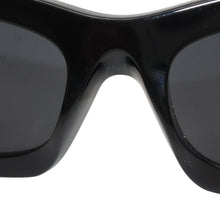 Load image into Gallery viewer, PRADA プラダ サングラス SPR 13Z キャットアイ型 セルフレーム フルリム トライアングルロゴ メタルロゴ アイウェア 1AB-5S0 美品 中古 4b013161