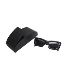 Load image into Gallery viewer, PRADA プラダ サングラス SPR 13Z キャットアイ型 セルフレーム フルリム トライアングルロゴ メタルロゴ アイウェア 1AB-5S0 美品 中古 4b013161