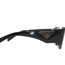 Load image into Gallery viewer, PRADA プラダ サングラス SPR 13Z キャットアイ型 セルフレーム フルリム トライアングルロゴ メタルロゴ アイウェア 1AB-5S0 美品 中古 4b013161