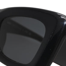 Load image into Gallery viewer, PRADA プラダ サングラス SPR 13Z キャットアイ型 セルフレーム フルリム トライアングルロゴ メタルロゴ アイウェア 1AB-5S0 美品 中古 4b013161