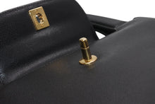 Load image into Gallery viewer, 極美品 CHANEL シャネル ラウンドトップハンドル ハンドバッグ 5番台 ココマーク キャビアスキン ブラック ゴールド金具 中古 4b013172