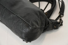 Load image into Gallery viewer, BALENCIAGA バレンシアガ ザ ファースト ハンドバッグ ショルダーバッグ ブラック レザー 103208 美品 中古 4b013189