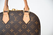 Load image into Gallery viewer, 極美品 LOUIS VUITTON ルイヴィトン モノグラム アルマBB ハンドバッグ M53152 ショルダー 2WAY PVC ゴールド金具 中古 4b013208