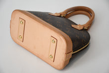 Load image into Gallery viewer, 極美品 LOUIS VUITTON ルイヴィトン モノグラム アルマBB ハンドバッグ M53152 ショルダー 2WAY PVC ゴールド金具 中古 4b013208
